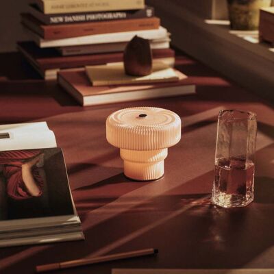 Lampe de table portable Ripple, rosé, 10 cm, verre - ferm LIVING - Salon / séjour - À ampoule unique Lampe de table portable Ripple, rosé, 10 cm, verre - ferm LIVING - Salon / séjour - À ampoule unique