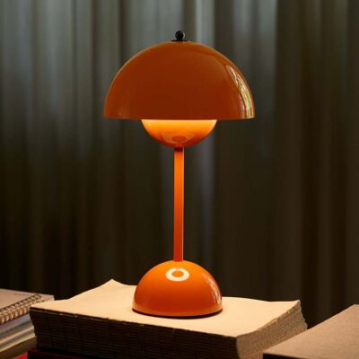 Lampe à poser LED rechargeable Flowerpot VP9, orange, IP44 - &TRADITION; - Salon / séjour - Design - Plastique - Avec abat-jour Lampe à poser LED rechargeable Flowerpot VP9, orange, IP44 - &TRADITION; - Salon / séjour - Design - Plastique - Avec abat-jour
