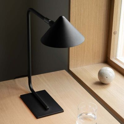 Lampe de table Kuro, noire, 40 cm, métal, G9 - Watt & Veke - Salon / séjour - Design - À ampoule unique Lampe de table Kuro, noire, 40 cm, métal, G9 - Watt & Veke - Salon / séjour - Design - À ampoule unique