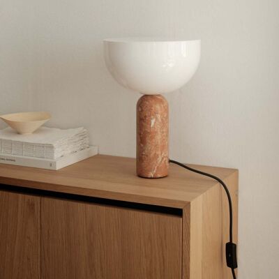 Lampe de table en marbre New Works Kizu - Petite - Sculpture moderne Lampe de table en marbre New Works Kizu - Petite - Sculpture moderne