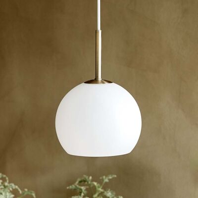 Ball Glass Suspension Ø18 Opale Blanc - Frandsen - Salon / séjour - Design - Verre - Avec abat-jour Ball Glass Suspension Ø18 Opale Blanc - Frandsen - Salon / séjour - Design - Verre - Avec abat-jour