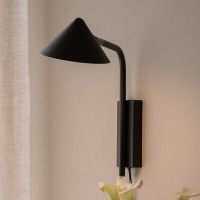 Applique murale Kuro, noire, 32 cm, à brancher, G9 - Watt & Veke Watt & Veke - Salon / séjour - Design - Métal - À ampoule unique Applique murale Kuro, noire, 32 cm, à brancher, G9 - Watt & Veke Watt & Veke - Salon / séjour - Design - Métal - À ampoule unique