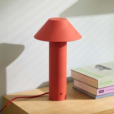 Lampe de table Tower LED rouge, hauteur 32 cm - Hübsch - Salon / séjour - Moderne - Métal - Avec abat-jour Lampe de table Tower LED rouge, hauteur 32 cm - Hübsch - Salon / séjour - Moderne - Métal - Avec abat-jour