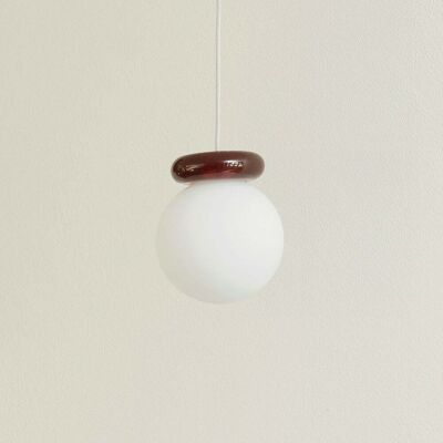 Suspension Hinx, rouge foncé/blanc, verre - Normann Copenhagen - Cuisine - Design - À ampoule unique Suspension Hinx, rouge foncé/blanc, verre - Normann Copenhagen - Cuisine - Design - À ampoule unique