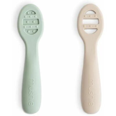 Mushie Cuillères d'apprentissage Bleu et Sable Changeant - Outils d'alimentation bébé Mushie Cuillères d'apprentissage Bleu et Sable Changeant - Outils d'alimentation bébé