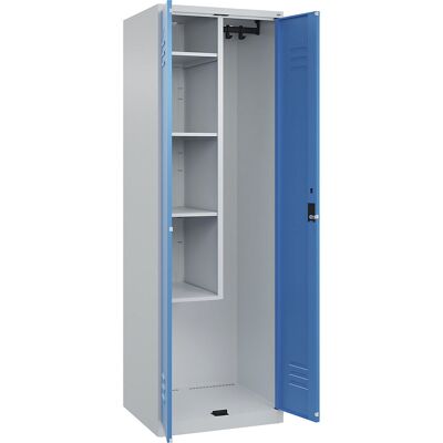 Putzmittelspind Classic PLUS, 1 Abteil, Trennwand mittig, verkürzt, lichtgrau / lichtblau, B 600 mm, mit Bodengleitern, Zylinderschloss C+P Putzmittelspind Classic PLUS, 1 Abteil, Trennwand mittig, verkürzt, lichtgrau / lichtblau, B 600 mm, mit Bodengleitern, Zylinderschloss C+P