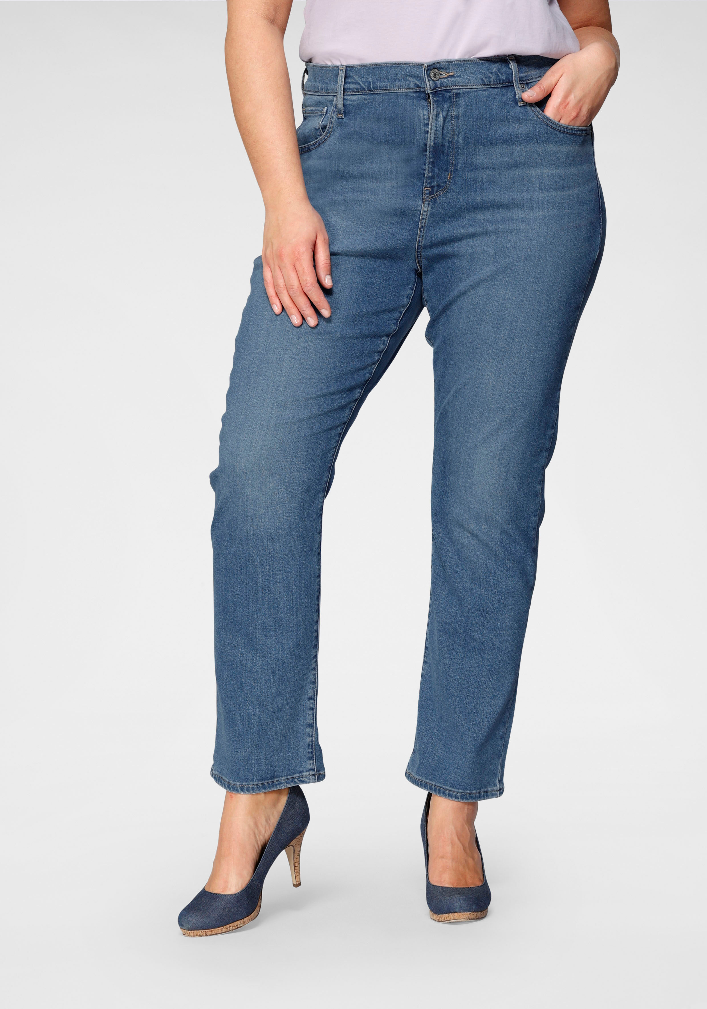 Levi's® Plus Straight-Jeans »724 High Rise Straight«, mit hohem Bund blau Größe 14 (44) 16 (46) 18 (48) 20 (50) 22 (52) 24 (54)