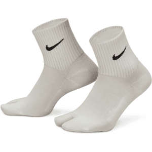 Nike Everyday PlusLeichte Knöchelsocken mit geteilten Zehen - Grau - 34-38