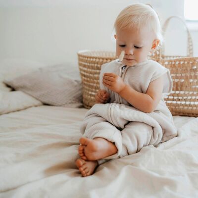emma & noah Ganzjahres-Sleepoverall mit Umschlag-Füßchen 2.5 TOG beige unisex emma & noah Ganzjahres-Sleepoverall mit Umschlag-Füßchen 2.5 TOG beige unisex