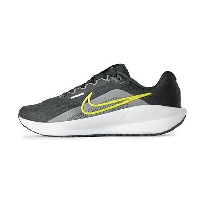 NIKE Herren Downshifter 13 Sneaker, Mehrfarbig, 43 EU NIKE Herren Downshifter 13 Sneaker, Mehrfarbig, 43 EU