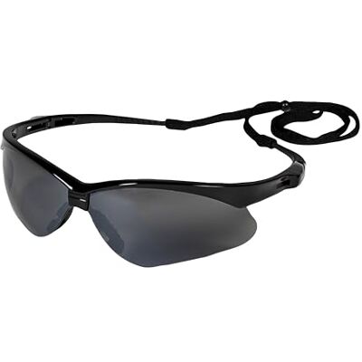 Ansell KleenGuard Nemesis Schutzbrille PSA Augenschutz, Leichte Umschließende Arbeitsbrille für Bau, Schießstand, Outdoor und Industrie – Rauch/Schwarz, 1 Stück Ansell KleenGuard Nemesis Schutzbrille PSA Augenschutz, Leichte Umschließende Arbeitsbrille für Bau, Schießstand, Outdoor und Industrie – Rauch/Schwarz, 1 Stück