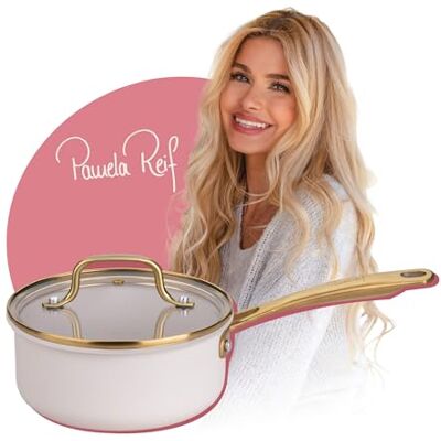 FACKELMANN x Pamela Reif Kochtopf mit Stiel Ø 16 cm – gepresstes Aluminium, pastell-beige, 1200 ml, inkl. Glasdeckel, hitzebeständig bis 160°C, PFAS-frei, Für Gas-, Ceran- und Elektroherde FACKELMANN x Pamela Reif Kochtopf mit Stiel Ø 16 cm – gepresstes Aluminium, pastell-beige, 1200 ml, inkl. Glasdeckel, hitzebeständig bis 160°C, PFAS-frei, Für Gas-, Ceran- und Elektroherde
