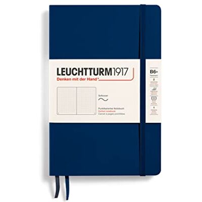 LEUCHTTURM1917 358318 Notizbuch Softcover Paperback (B6+), dotted, Marine 123 nummerierte Seiten, Softcover, 2 Lesebändchen, Falttasche, säurefrei LEUCHTTURM1917 358318 Notizbuch Softcover Paperback (B6+), dotted, Marine 123 nummerierte Seiten, Softcover, 2 Lesebändchen, Falttasche, säurefrei