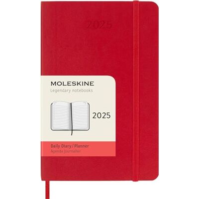 Moleskine Daily Planner, 12 Monate Tagesplaner 2025, Weicher Einband und Elastischer Verschluss, Farbe ScharlachRot, TaschenFormat 9x14 cm Moleskine Daily Planner, 12 Monate Tagesplaner 2025, Weicher Einband und Elastischer Verschluss, Farbe ScharlachRot, TaschenFormat 9x14 cm