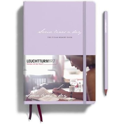 LEUCHTTURM1917 368168 Some lines a day, 5-Jahres-Buch Medium (A5), Lilac 365 Seiten, ein Eintrag pro Kalendertag über 5 Jahre, Fadenheftung, 2 Lesezeichenbänder, inkl. Sticker-Set LEUCHTTURM1917 368168 Some lines a day, 5-Jahres-Buch Medium (A5), Lilac 365 Seiten, ein Eintrag pro Kalendertag über 5 Jahre, Fadenheftung, 2 Lesezeichenbänder, inkl. Sticker-Set