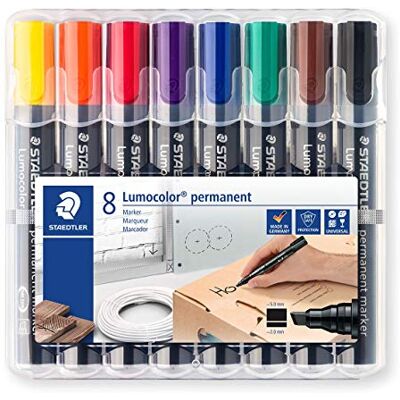 Staedtler permanent Marker Lumocolor, Keilspitze 2 mm oder 5 mm, wisch- und wasserfest, nachfüllbar, farbintensiv, geruchsarm, 8 Farben in der aufstellbaren -Box, 350 WP8 Staedtler permanent Marker Lumocolor, Keilspitze 2 mm oder 5 mm, wisch- und wasserfest, nachfüllbar, farbintensiv, geruchsarm, 8 Farben in der aufstellbaren -Box, 350 WP8