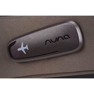 Nuna Babyschale PIPA urbn mit integrierter Isofix-Basis braun Nuna Babyschale PIPA urbn mit integrierter Isofix-Basis braun