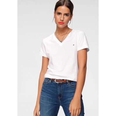 T-Shirt TOMMY HILFIGER "HERITAGE V-NK TEE", Damen, Gr. XXXL(46), weiss (classic weiß), Single Jersey, Obermaterial: 100% Baumwolle, unifarben, figurbetont hüftlang, V-Ausschnitt, abgesteppt, Shirts T-Shirt, mit Tommy Hilfiger Logo-Flag auf der Brust T-Shirt TOMMY HILFIGER "HERITAGE V-NK TEE", Damen, Gr. XXXL(46), weiss (classic weiß), Single Jersey, Obermaterial: 100% Baumwolle, unifarben, figurbetont hüftlang, V-Ausschnitt, abgesteppt, Shirts T-Shirt, mit Tommy Hilfiger Logo-Flag auf der Brust