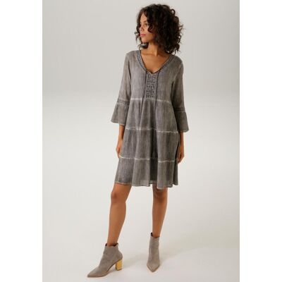 Tunikakleid ANISTON CASUAL, Damen, Gr. 46, N-Gr, grau, Crêpe, Obermaterial: 100% Baumwolle. Futter: 100% Polyester, Abriebeffekte, Strukturmuster, lässig geschnitten kniefrei, V-Ausschnitt, Trompetenärmel, Kleider Tunikakleid, mit aufwändiger Spitzenverzi Tunikakleid ANISTON CASUAL, Damen, Gr. 46, N-Gr, grau, Crêpe, Obermaterial: 100% Baumwolle. Futter: 100% Polyester, Abriebeffekte, Strukturmuster, lässig geschnitten kniefrei, V-Ausschnitt, Trompetenärmel, Kleider Tunikakleid, mit aufwändiger Spitzenverzi