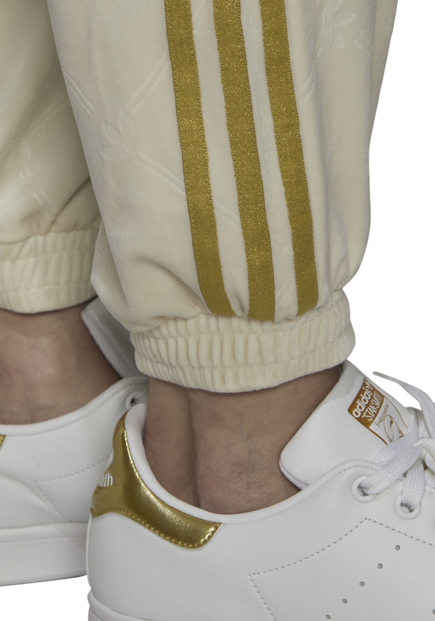 Adidas Originals Jogginghose »TRACK TREFOIL MOMENTS PRIMEGREEN ORIGINALS... beige  32 34 36 38 40 42 44 46 48