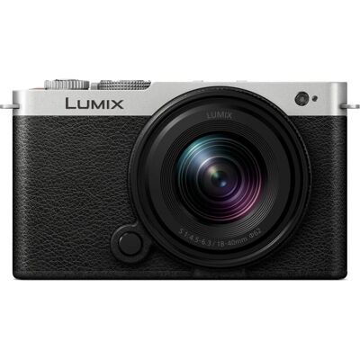 Panasonic Lumix DC-S9 + Lumix S 18-40 mm f/4,5-6,3 stříbrný Panasonic Lumix DC-S9 + Lumix S 18-40 mm f/4,5-6,3 stříbrný
