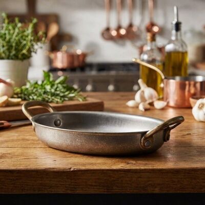 GENWARE Servírovací hrnec oválný, nerez Vintage, objem 0,35 l, výška 3 cm GENWARE Servírovací hrnec oválný, nerez Vintage, objem 0,35 l, výška 3 cm