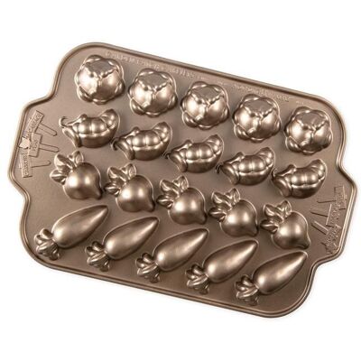 NORDIC WARE Kovový plát 20 formiček zahradní zeleniny NORDIC WARE Kovový plát 20 formiček zahradní zeleniny