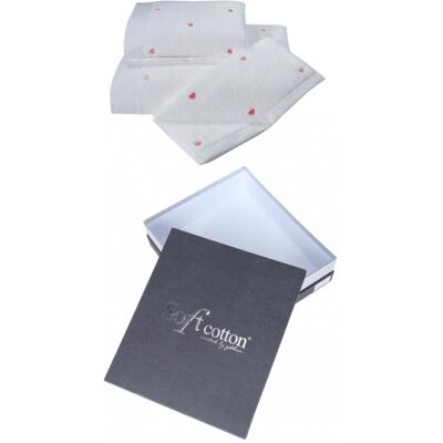 Soft Cotton - Dárkové balení ručníků a osušky Micro Love, 3 ks, bílá-růžová srdíčka Soft Cotton - Dárkové balení ručníků a osušky Micro Love, 3 ks, bílá-růžová srdíčka