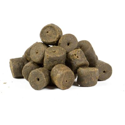 Mikbaits Pelety Combo Premium Halibut 2,5 kg, 14 mm + lososový olej 100 ml Mikbaits Pelety Combo Premium Halibut 2,5 kg, 14 mm + lososový olej 100 ml