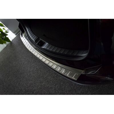 Avisa Ochranná lišta hrany kufru Toyota RAV4 2016-2018 (matná) Avisa Ochranná lišta hrany kufru Toyota RAV4 2016-2018 (matná)