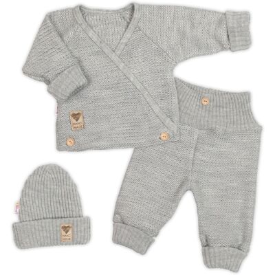 Baby Nellys Rostoucí pletený zavinovací svetřík, kalhoty a čepice, 3D - šedá, vel.56/62 Baby Nellys Rostoucí pletený zavinovací svetřík, kalhoty a čepice, 3D - šedá, vel.56/62