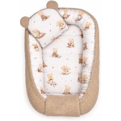 Baby Nellys Oboustranné hnízdečko s polštářkem, boucle, 50x80 cm, Kouzelný Méďa, hnědý Baby Nellys Oboustranné hnízdečko s polštářkem, boucle, 50x80 cm, Kouzelný Méďa, hnědý