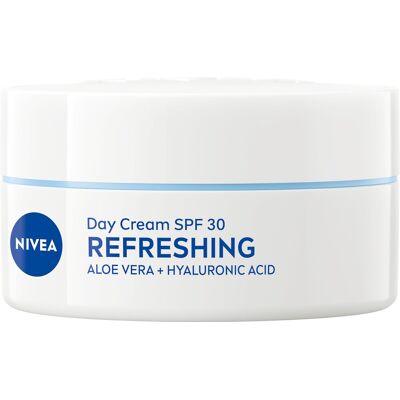 Nivea Hydratační denní krém SPF 30 Essential (Refreshing Day Cream) 50 ml Nivea Hydratační denní krém SPF 30 Essential (Refreshing Day Cream) 50 ml