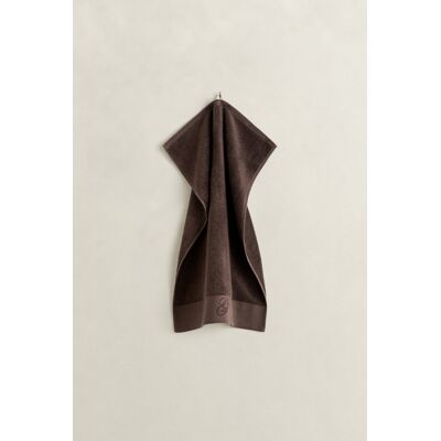 RUČNÍK GANT EMBROIDERY TOWEL 50X70 DEEP BROWN 50x70 unisex RUČNÍK GANT EMBROIDERY TOWEL 50X70 DEEP BROWN 50x70 unisex