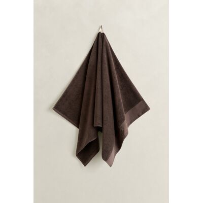 RUČNÍK GANT EMBROIDERY TOWEL 70X140 DEEP BROWN 70x140 unisex RUČNÍK GANT EMBROIDERY TOWEL 70X140 DEEP BROWN 70x140 unisex