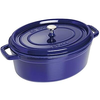 STAUB Cocottes/oválný pekáč s víkem (4,25 l, vhodný pro indukci, smaltovaný vnitřní povrch hrnce v matné černé), tmavě modrá, 33 cm STAUB Cocottes/oválný pekáč s víkem (4,25 l, vhodný pro indukci, smaltovaný vnitřní povrch hrnce v matné černé), tmavě modrá, 33 cm