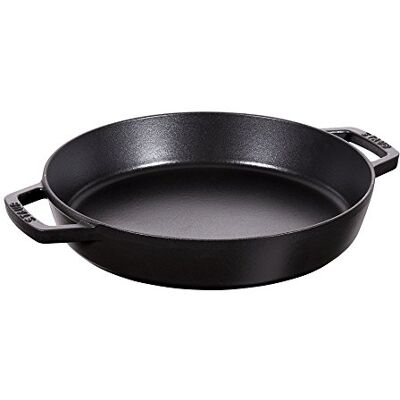 STAUB Pánev na smažení, pánev na paellu se 2 držadly, 34 cm, litina, pro všechny druhy sporáků, indukční a trouba, černá STAUB Pánev na smažení, pánev na paellu se 2 držadly, 34 cm, litina, pro všechny druhy sporáků, indukční a trouba, černá