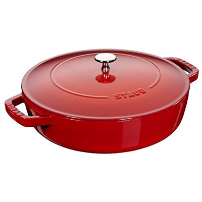 STAUB Pánev na dušení Chistera, 24 cm, 2,5 l, vhodný pro indukci, aroma rošt, Made in France, třešňově červená STAUB Pánev na dušení Chistera, 24 cm, 2,5 l, vhodný pro indukci, aroma rošt, Made in France, třešňově červená