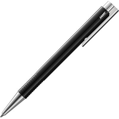 Lamy Logo M+ kuličkové pero 204 z nerozbitného plastu v černé barvě s pochromovaným hrotem a tlačítkem, vč. velkoobjemového pera M 16 šířka čáry M v modré barvě Lamy Logo M+ kuličkové pero 204 z nerozbitného plastu v černé barvě s pochromovaným hrotem a tlačítkem, vč. velkoobjemového pera M 16 šířka čáry M v modré barvě