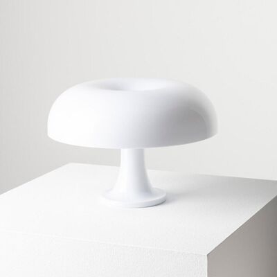 Artemide Nessino stolní lampa bílá designová klasika E14 32 cm Artemide Nessino stolní lampa bílá designová klasika E14 32 cm