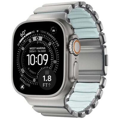 Řemínek pro Apple Watch 45/46/49 mm Nomad Stratos Natural Titanium FKM - Icy Blue Glow Řemínek pro Apple Watch 45/46/49 mm Nomad Stratos Natural Titanium FKM - Icy Blue Glow