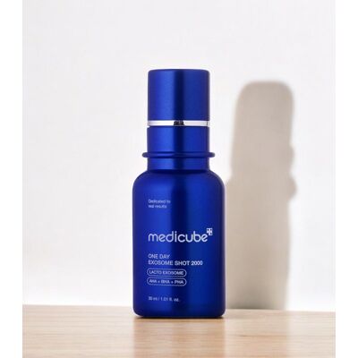 Medicube - One Day Exosome Shot Pore Ampoule 2000 - Revitalizační sérum s mikrojehličkami 30 ml Medicube - One Day Exosome Shot Pore Ampoule 2000 - Revitalizační sérum s mikrojehličkami 30 ml
