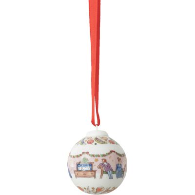 Rosenthal Porcelánová mini koule, motiv Společnost, Vánoční hostina, Ø 4,5 cm 02252-727526-27939 Rosenthal Porcelánová mini koule, motiv Společnost, Vánoční hostina, Ø 4,5 cm 02252-727526-27939