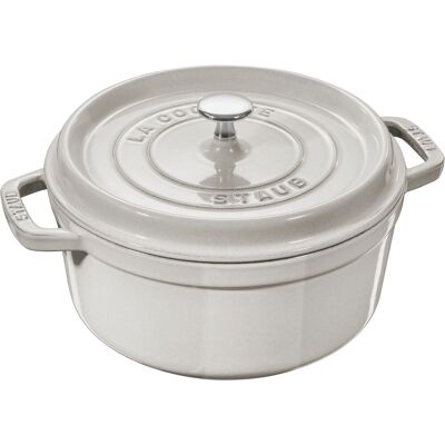 Staub Litinový hrnec s poklicí Cocotte, bílý lanýž, 22 cm / 2,6 l 1003437 Staub Litinový hrnec s poklicí Cocotte, bílý lanýž, 22 cm / 2,6 l 1003437