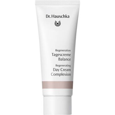 Dr. Hauschka - Tagescreme Regenerierend für das Gesicht - Unterstützung der natürlichen Hautfunktion Dr. Hauschka - Tagescreme Regenerierend für das Gesicht - Unterstützung der natürlichen Hautfunktion