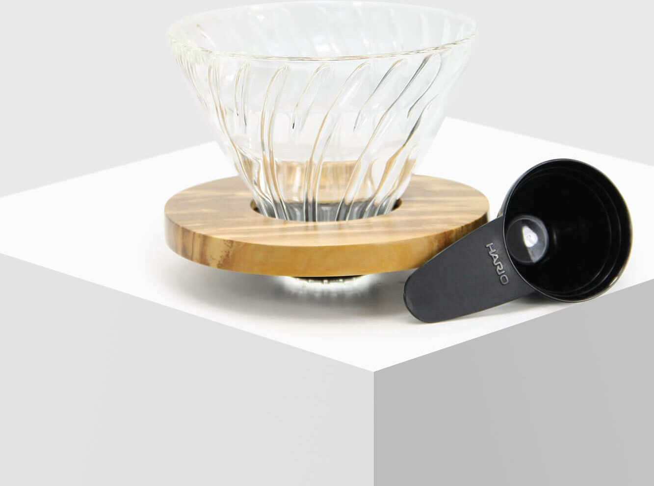 Hario Glass Coffee Dripper V60 02 Olive Wood