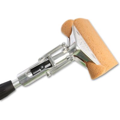 Axis Line Flexhalter für Schwamm & Bürste – Fixi-Klammer für Teleskopstangen Axis Line Flexhalter für Schwamm & Bürste – Fixi-Klammer für Teleskopstangen