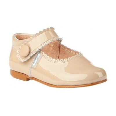 Angelitos Ballerinas 1502 Merceditas Charol Con Velcro Camel 18;19;20;21;22;23;24;25;26;27 Female Angelitos Ballerinas 1502 Merceditas Charol Con Velcro Camel 18;19;20;21;22;23;24;25;26;27 Female