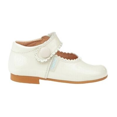 Angelitos Ballerinas 1502n Merceditas Charol Con Velcro Beige 19;20;21;22;23;24;25;26;27 Female Angelitos Ballerinas 1502n Merceditas Charol Con Velcro Beige 19;20;21;22;23;24;25;26;27 Female