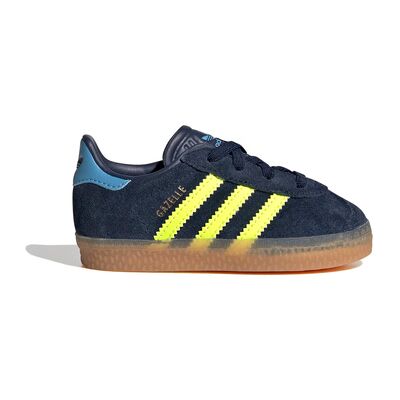 Adidas Sneaker - 22 Female Adidas Sneaker - 22 Female